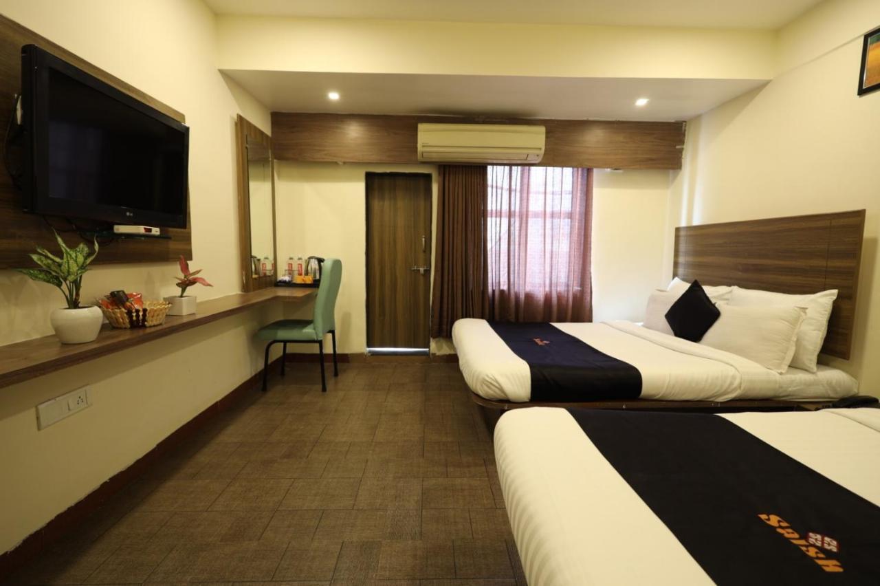 Saish Hotel シルディ エクステリア 写真