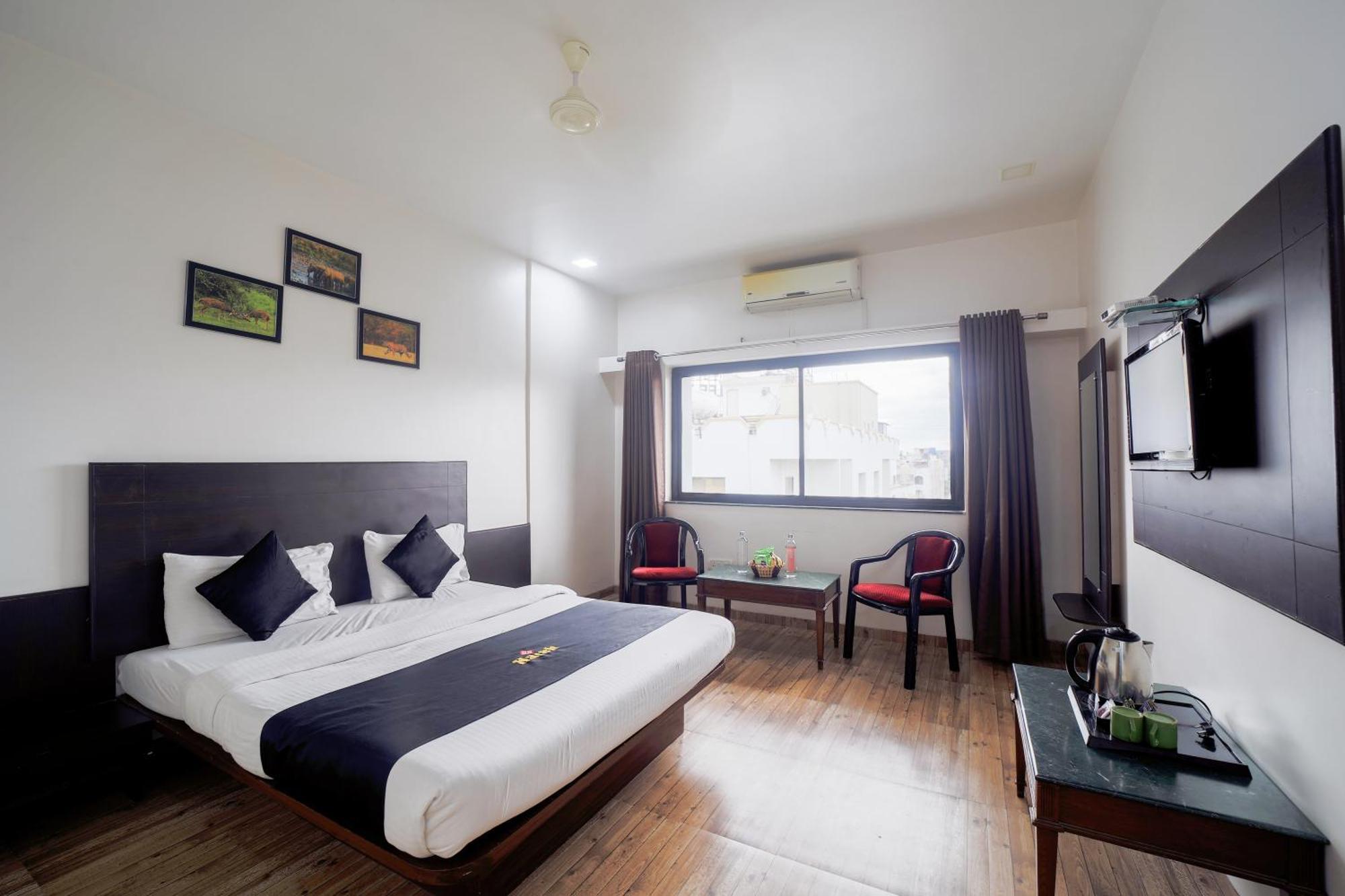 Saish Hotel シルディ エクステリア 写真