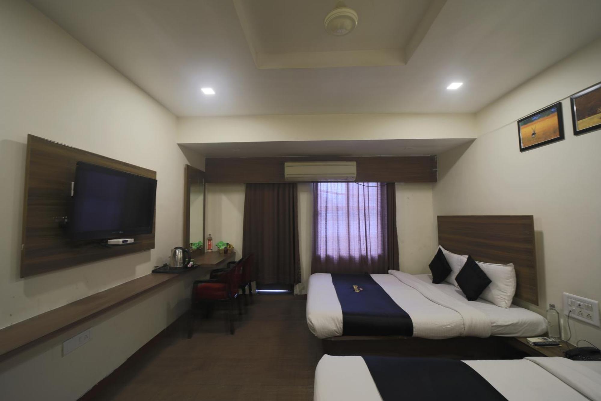 Saish Hotel シルディ エクステリア 写真