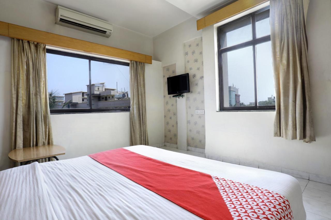 Saish Hotel シルディ エクステリア 写真