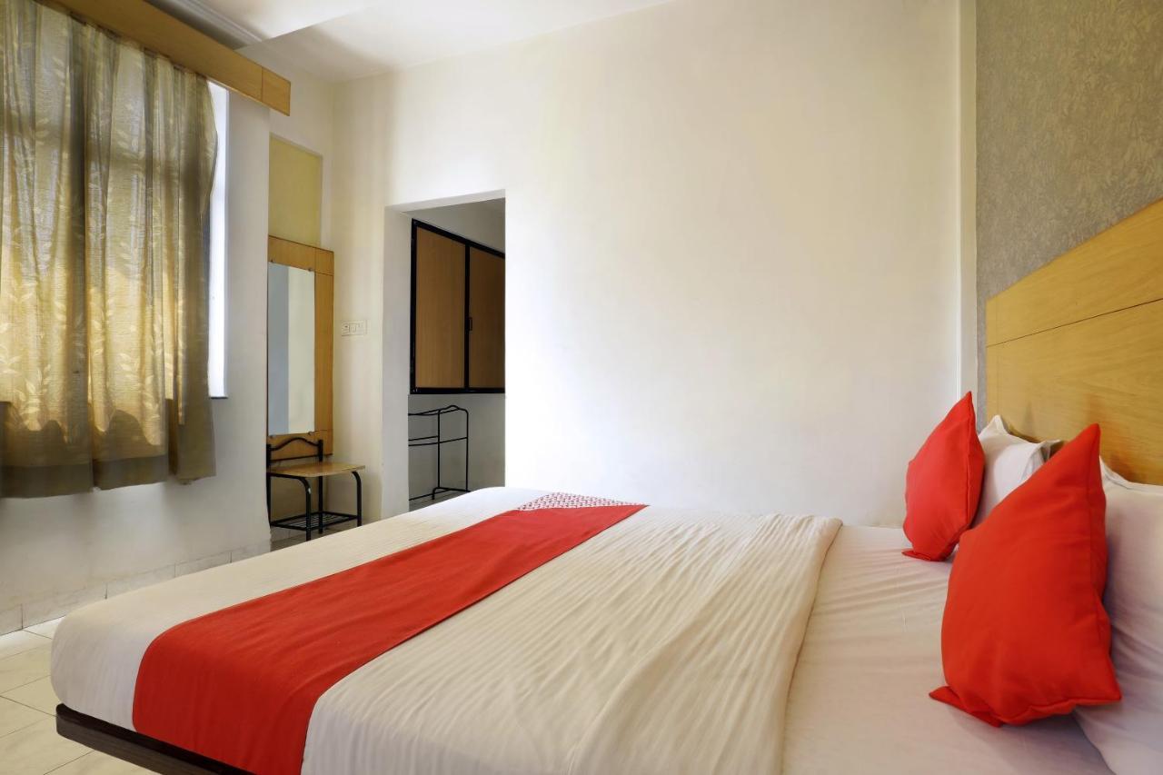 Saish Hotel シルディ エクステリア 写真